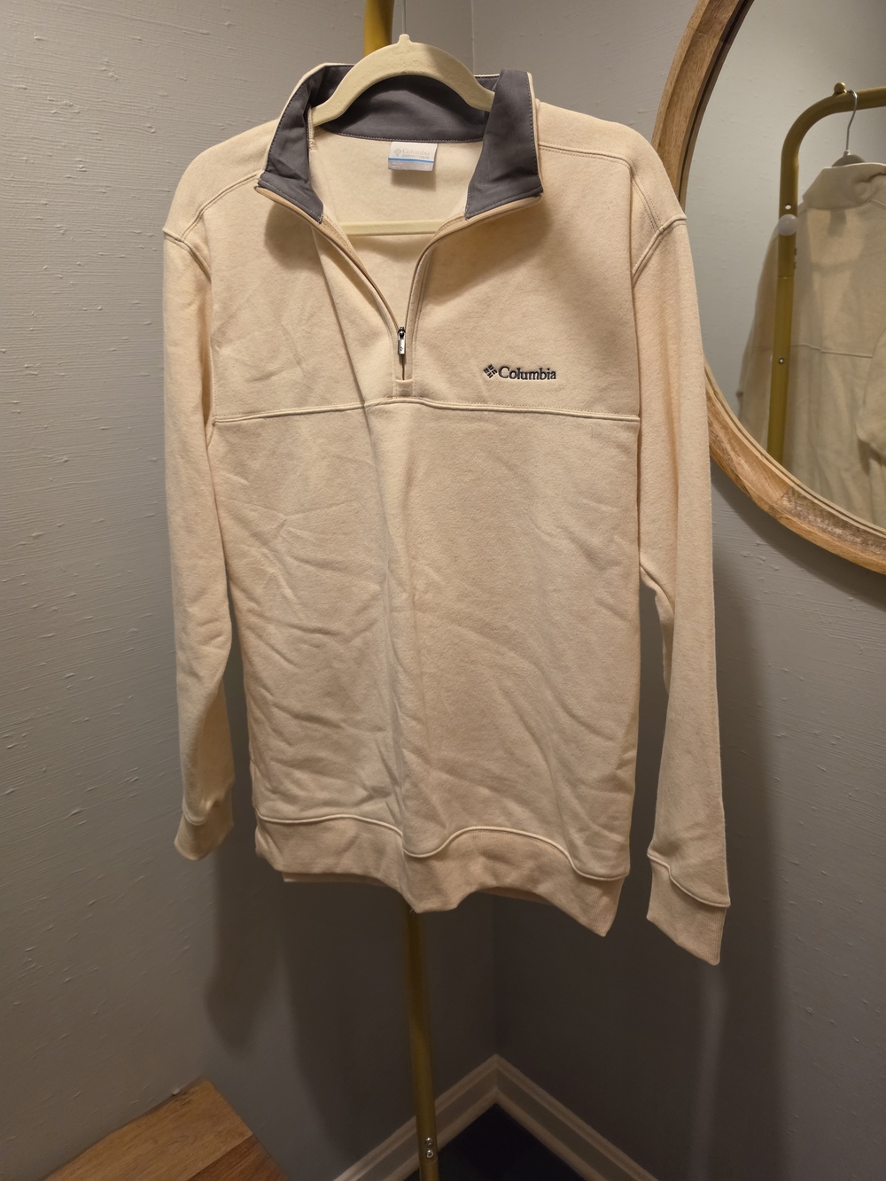 Columbia Men's Cream Quarter-Zip Pullover w/ Gray Lined Collar - Size Medium